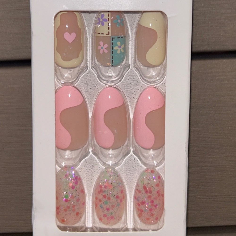 imPRESS Press-On Manicure Medium Almond Spark of Joy Nails